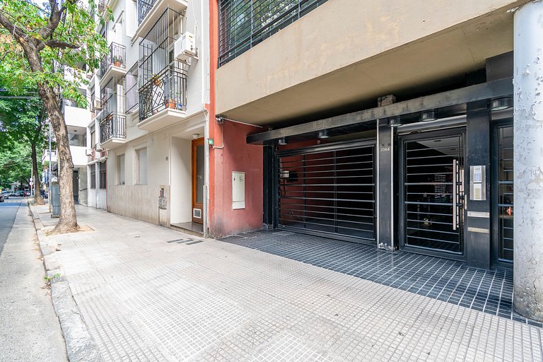 Espacioso departamento con cochera en Recoleta