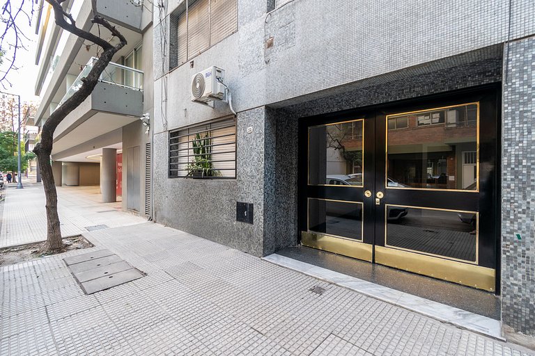 Amplio y luminoso estudio en Recoleta