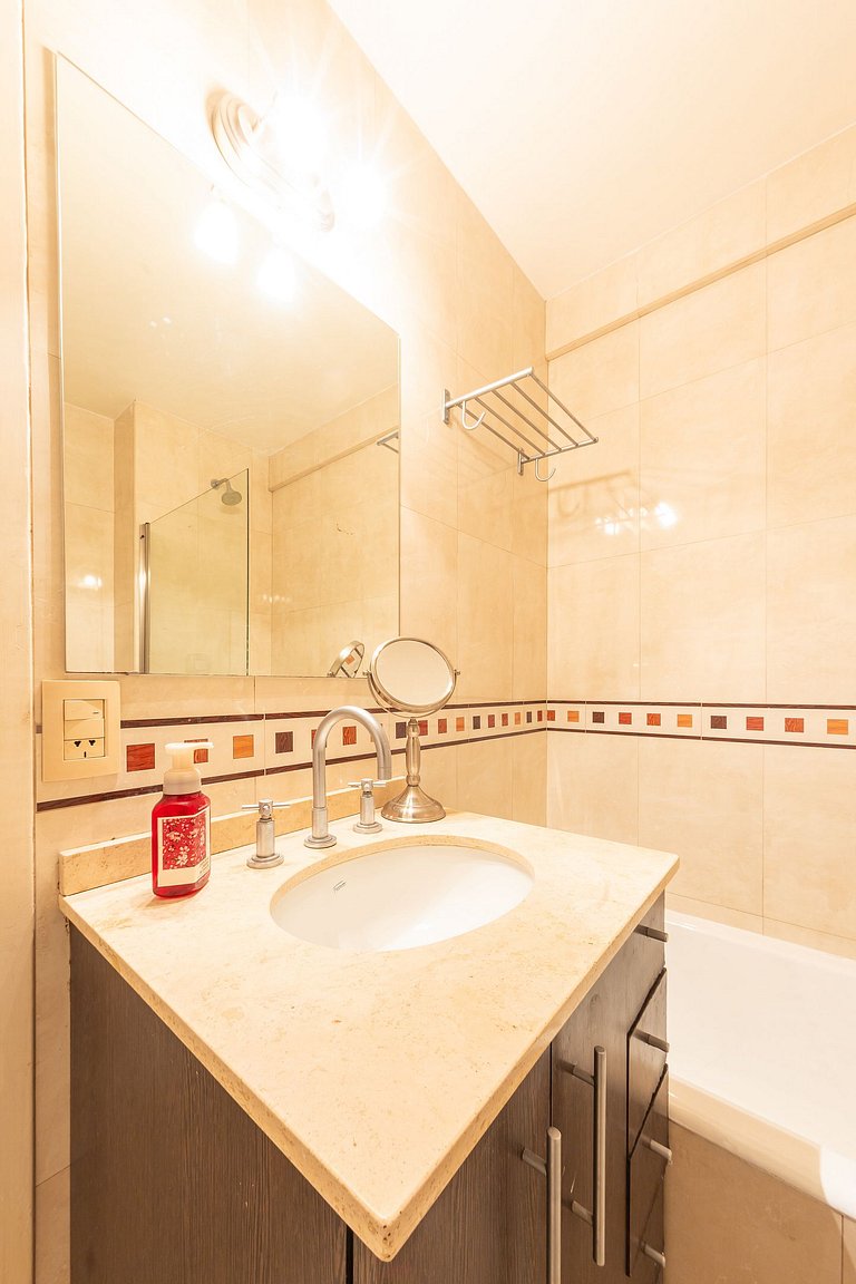 Departamento con mucha vida | 117 m2 en Recoleta